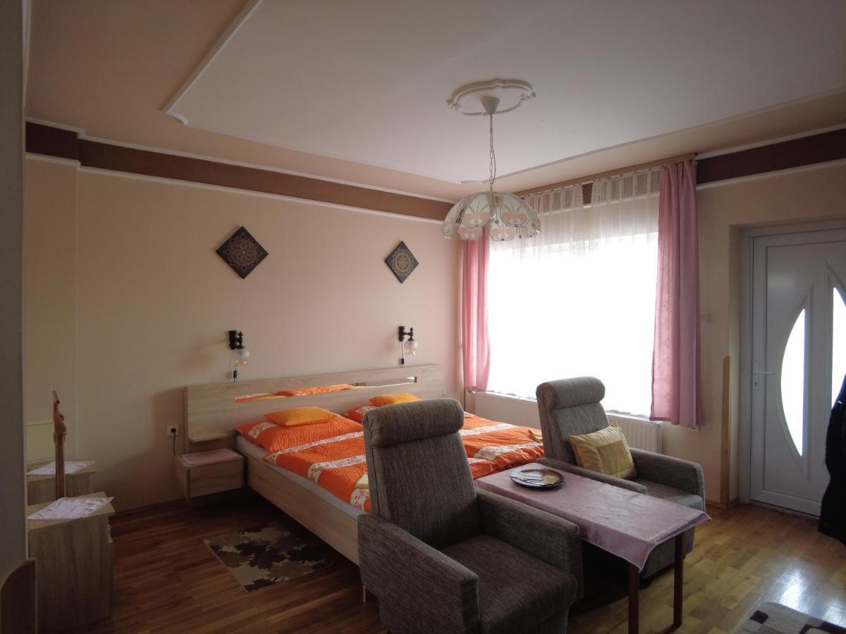Stop Apartment Bük Zewnętrze zdjęcie